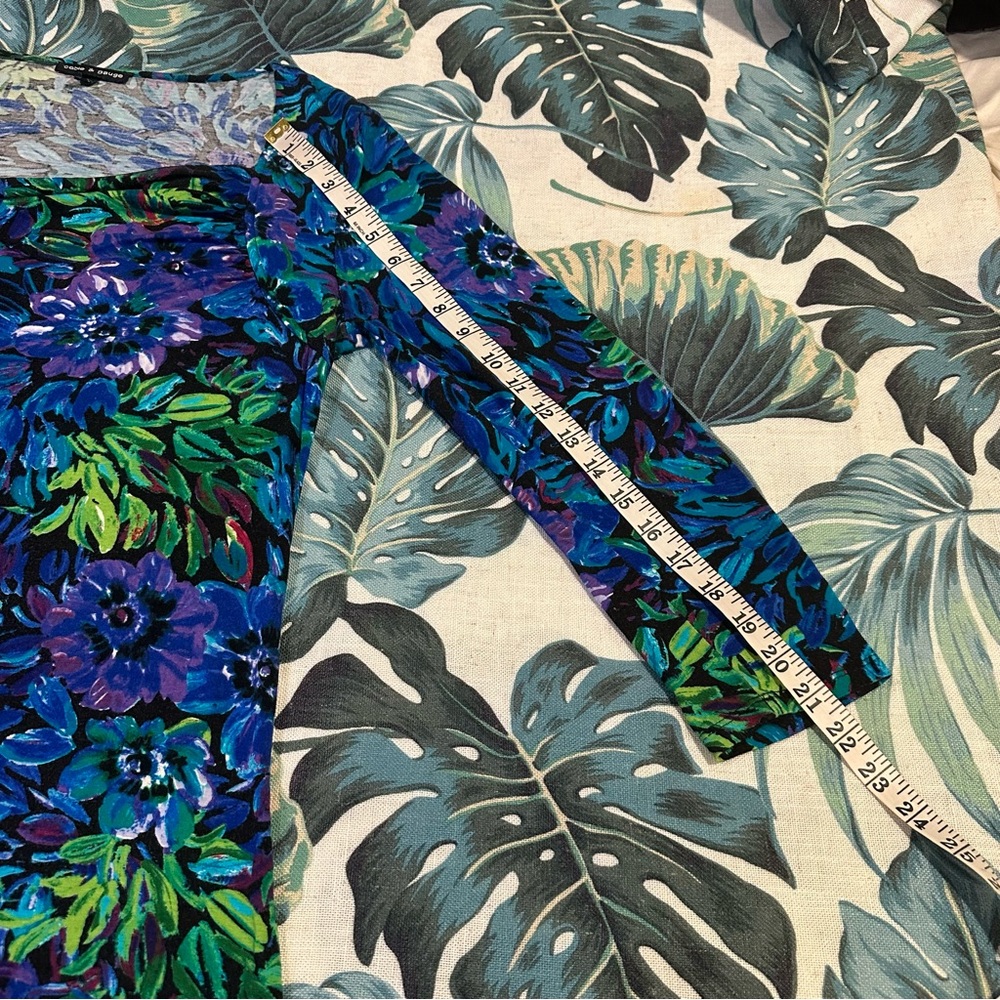 Cable & Gauge Blue Floral Draped Neck Blouse FLAW READ - Picture 13 of 14